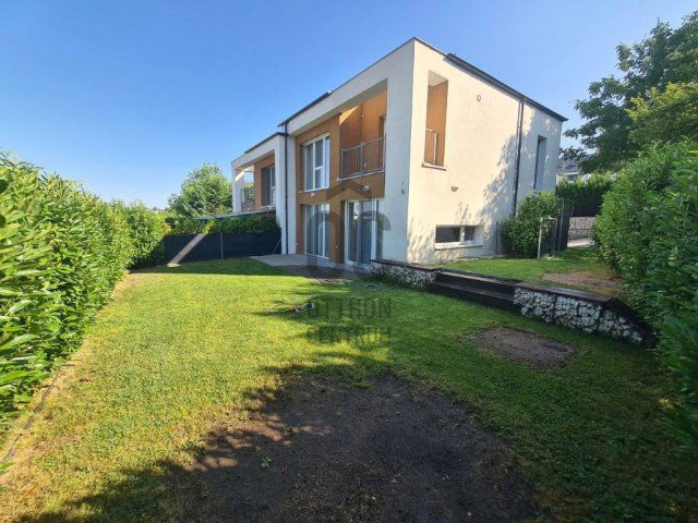 Kiadó téglalakás, albérlet, Budapesten, III. kerületben
