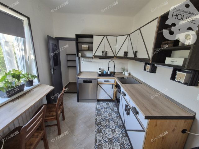 Eladó családi ház, Kecskeméten 89.9 M Ft, 6 szobás