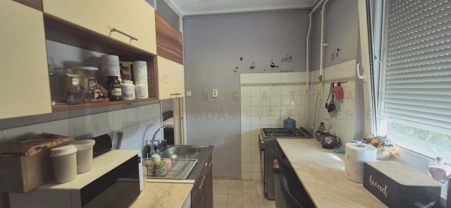 Eladó panellakás, Szegeden, Juharfás utcában 52 M Ft, 2+1 szobás