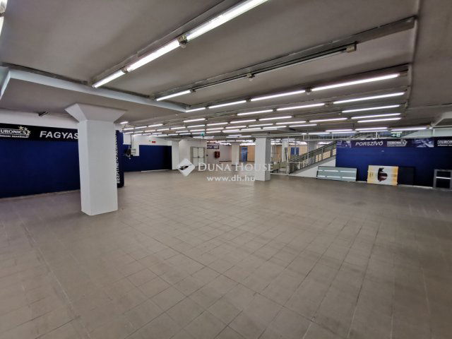 Kiadó üzlethelyiség, Tatabányán 3010 E Ft / hó