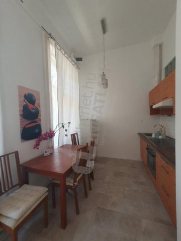 Kiadó téglalakás, albérlet, VII. kerületben, Klauzál téren