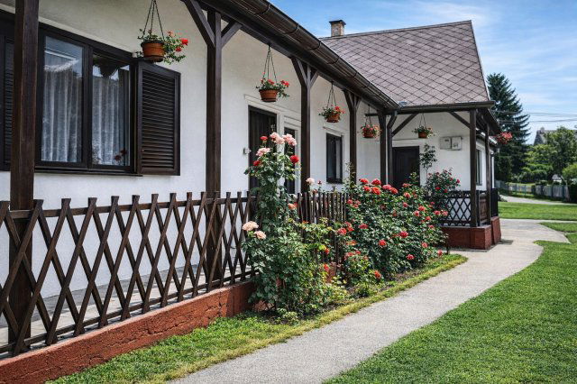 Eladó családi ház, Igalon 49.3 M Ft, 7 szobás