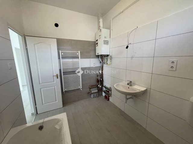 Eladó családi ház, Kakucson 85 M Ft, 4 szobás