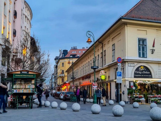 Eladó üzlethelyiség, Budapesten, IX. kerületben 1144.44 M Ft