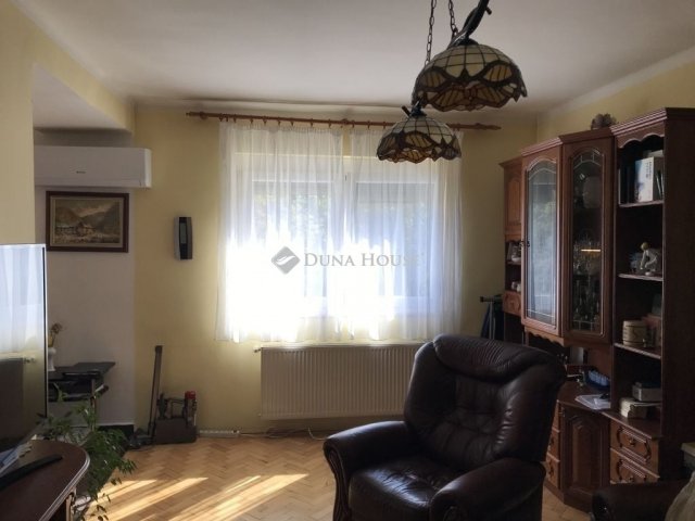 Eladó téglalakás, Székesfehérvárott 71.9 M Ft, 2+1 szobás