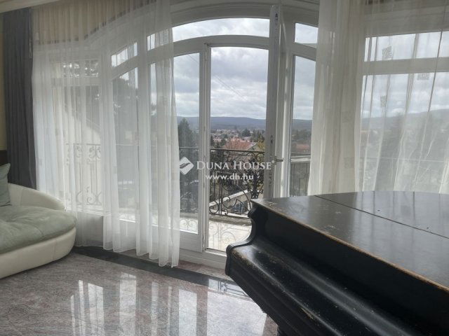 Eladó családi ház, Budakeszin 220 M Ft, 7 szobás