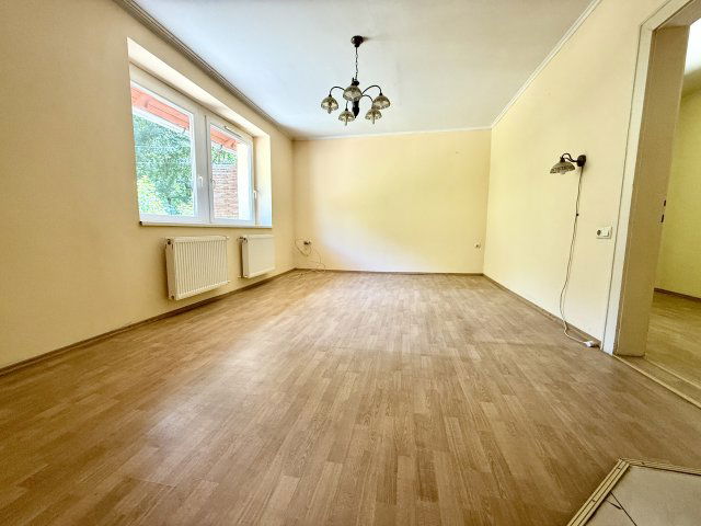 Eladó nyaraló, Miskolcon, Vadas Jenő utcában 39.9 M Ft, 2 szobás