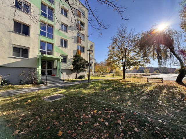 Eladó panellakás, Győrött 54 M Ft, 2 szobás