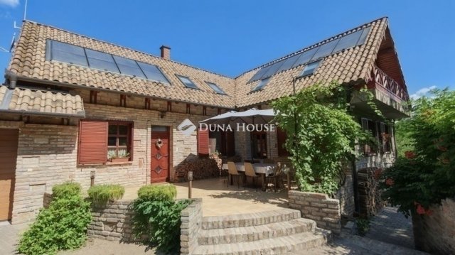 Eladó családi ház, Kecskeméten 135 M Ft, 5 szobás