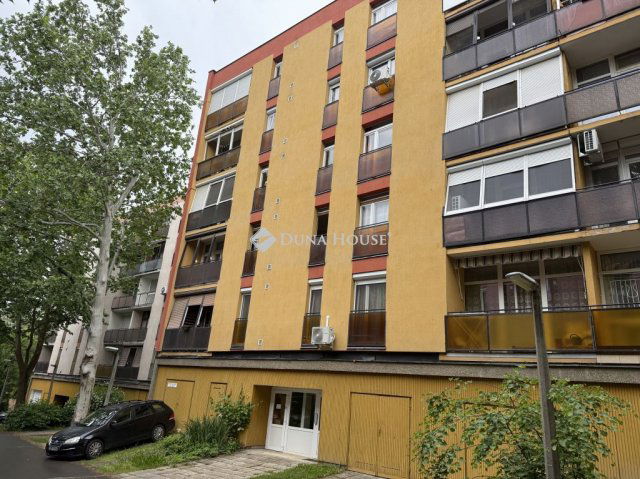 Kiadó panellakás, albérlet, Pécsett 170 E Ft / hó, 2 szobás