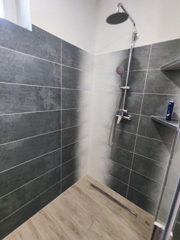 Eladó téglalakás, Komlón 25.99 M Ft, 2+2 szobás