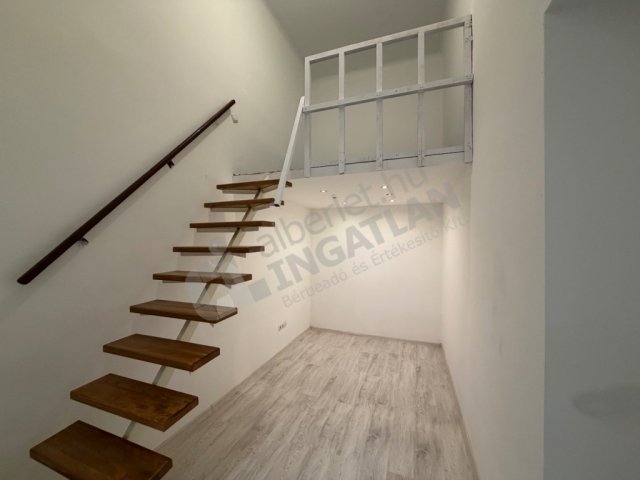 Eladó téglalakás, Budapesten, VIII. kerületben, Német utcában