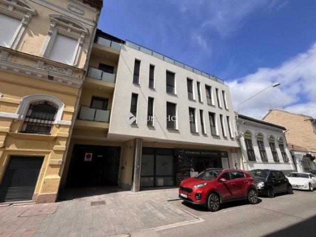 Kiadó téglalakás, albérlet, Kecskeméten 250 E Ft / hó