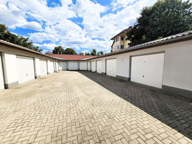 Eladó garázs, Kiskunhalason 15 M Ft / költözzbe.hu