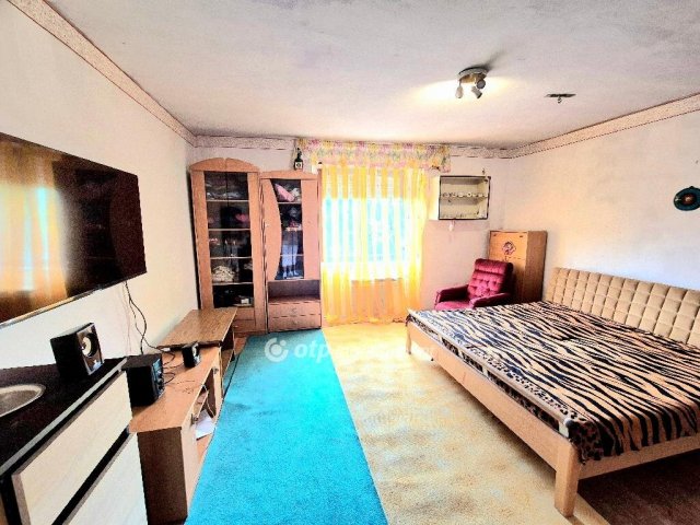Eladó családi ház, Előszálláson 17.5 M Ft, 2 szobás