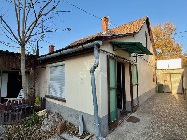 Eladó családi ház, Kecskeméten 81.9 M Ft, 4 szobás
