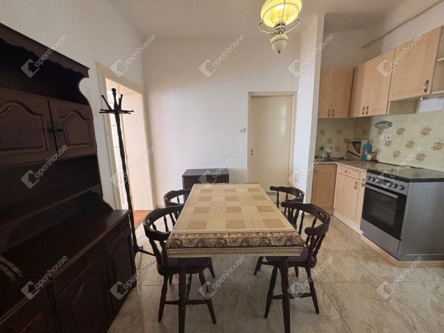 Kiadó téglalakás, albérlet, Győrött 300 E Ft / hó, 4 szobás