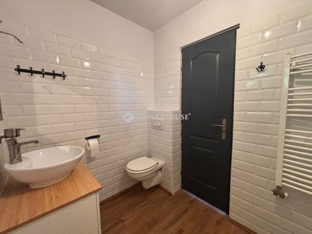 Eladó téglalakás, Üllőn 93 M Ft, 2+2 szobás