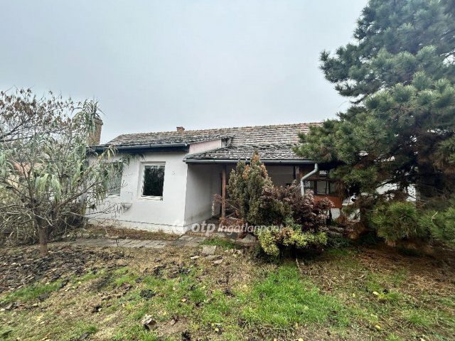 Eladó családi ház, Felsőnyéken 38 M Ft, 3 szobás