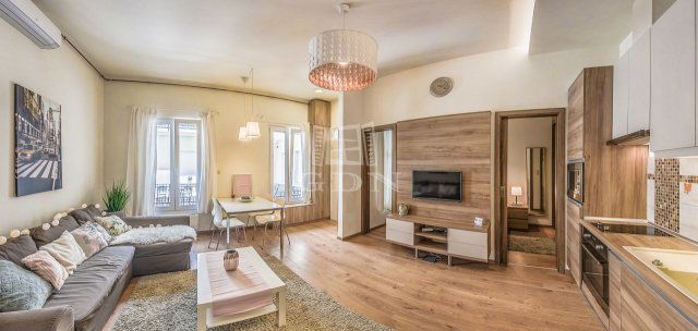 Eladó téglalakás, Budapesten, VI. kerületben 72 M Ft, 1+1 szobás