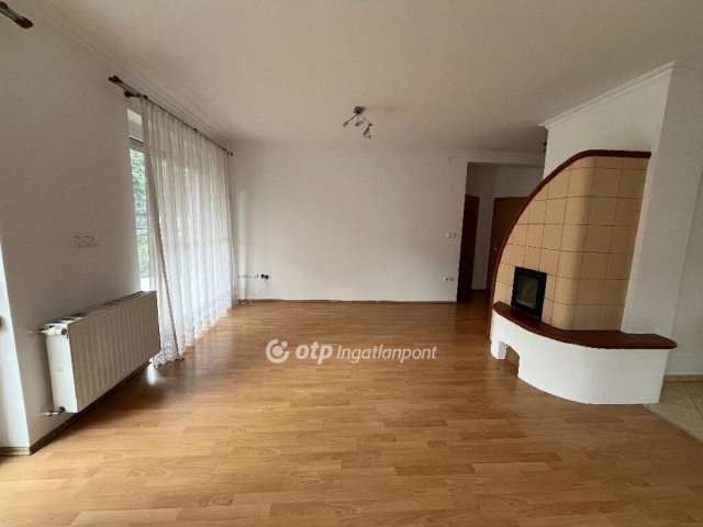 Eladó téglalakás, Vámosszabadin 94.9 M Ft, 3 szobás