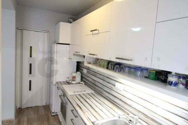 Eladó téglalakás, Szegeden, Bihari utcában 92 M Ft, 4 szobás