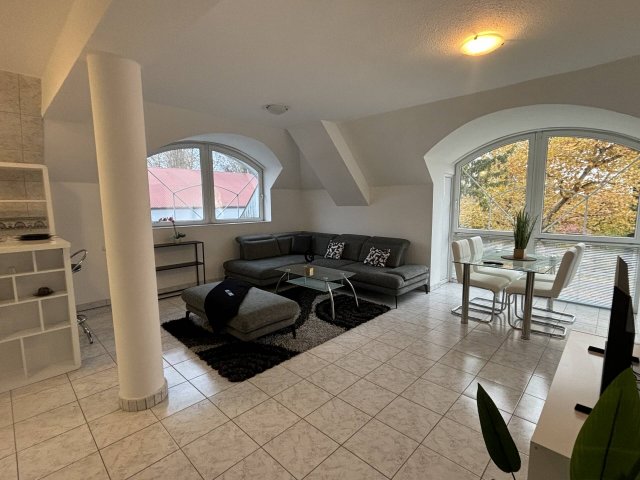 Kiadó téglalakás, albérlet, Tatán 420 E Ft / hó, 5 szobás