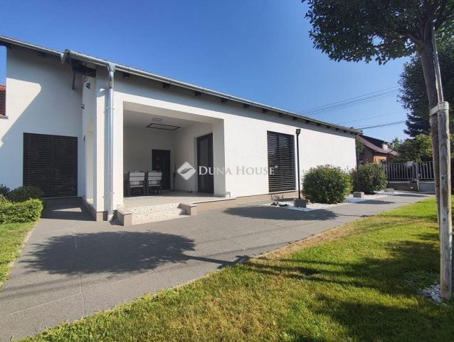 Eladó családi ház, Gárdonyban 149.9 M Ft, 6 szobás