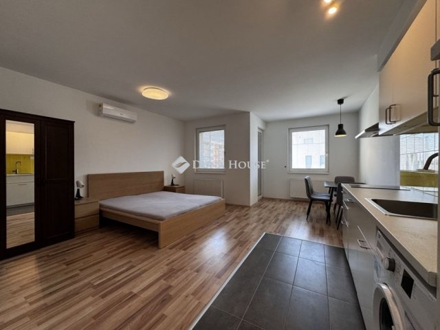 Kiadó téglalakás, albérlet, Győrött 200 E Ft / hó, 1 szobás