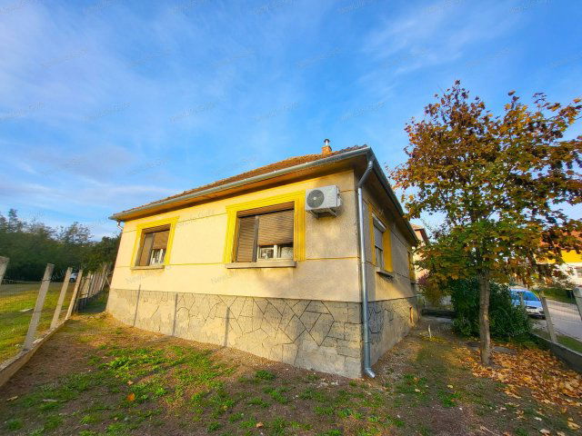 Eladó családi ház, Győrött 82 M Ft, 3 szobás