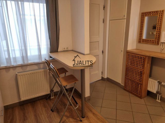 Kiadó téglalakás, albérlet, II. kerületben, Bécsi úton