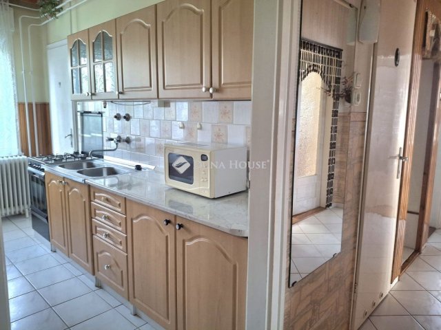 Eladó téglalakás, Gyöngyösön 45 M Ft, 2+2 szobás