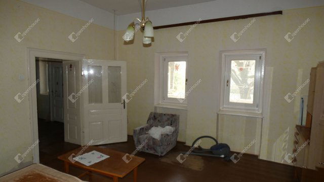 Eladó családi ház, Békésen 15.5 M Ft, 3 szobás