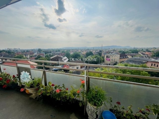 Eladó téglalakás, Budapesten, XV. kerületben 69.5 M Ft, 2 szobás