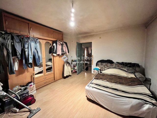 Eladó ikerház, Pilisen 22 M Ft, 4 szobás / költözzbe.hu