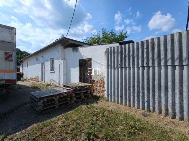 Kiadó ipari ingatlan, Szegeden 250 E Ft / hó