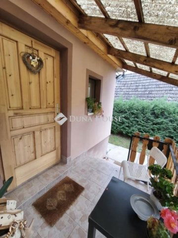 Eladó családi ház, Nagyvenyimen 28.9 M Ft, 2 szobás