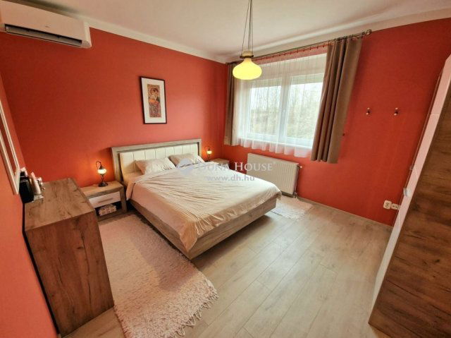 Eladó családi ház, Gyömrőn 219 M Ft, 10 szobás