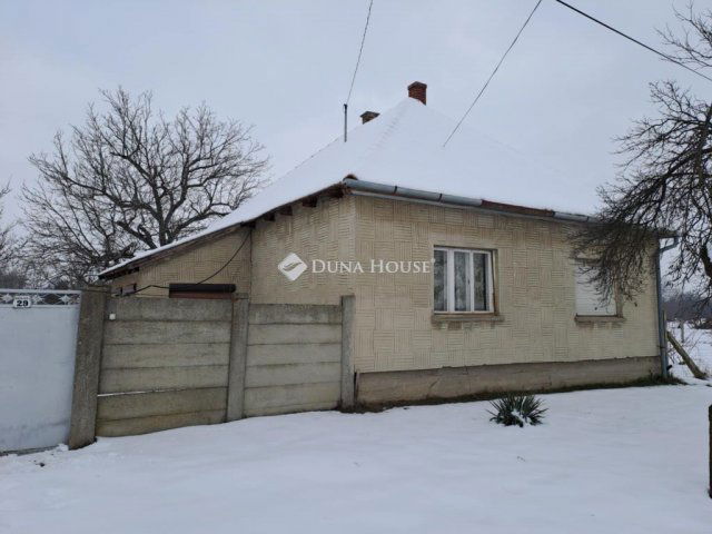 Eladó családi ház, Madarason 9 M Ft, 4 szobás