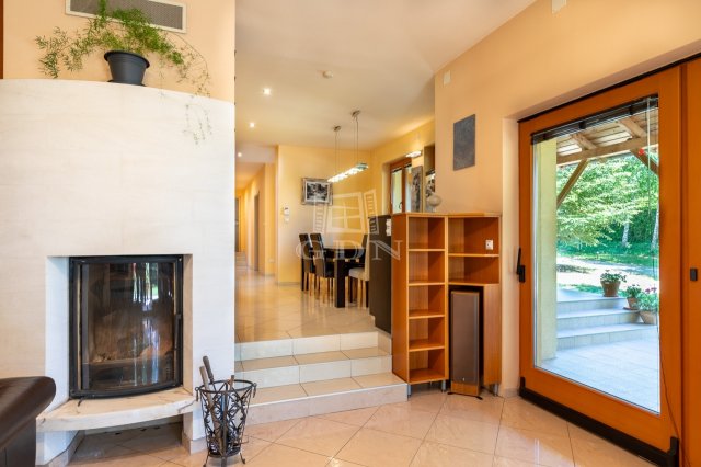 Eladó családi ház, Tárnokon 177 M Ft, 6 szobás