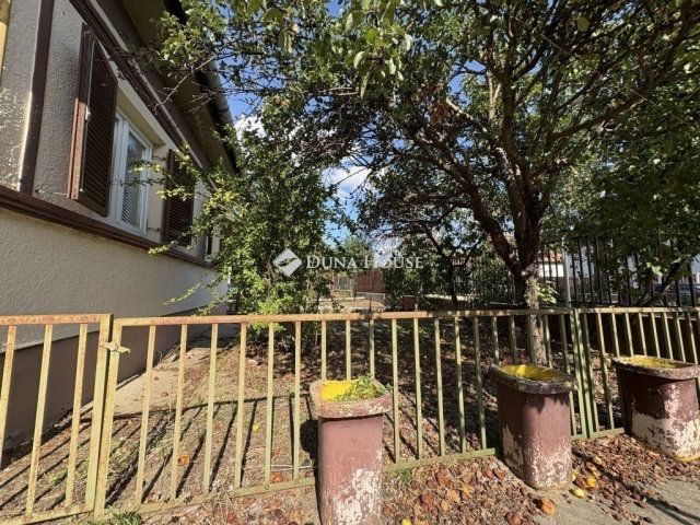 Eladó családi ház, Budapesten, XVIII. kerületben 65.9 M Ft