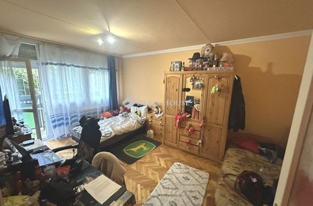 Eladó panellakás, Debrecenben 57.5 M Ft, 2 szobás