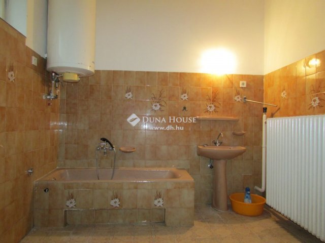 Eladó családi ház, Monoron 91 M Ft, 4 szobás