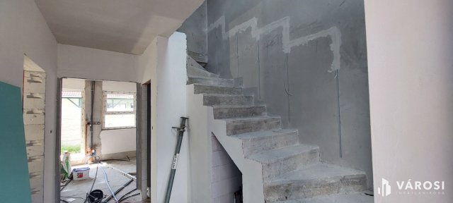 Eladó téglalakás, Balmazújvárosban 93.5 M Ft, 4 szobás