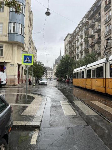 Kiadó téglalakás, albérlet, Budapesten, V. kerületben, 3 szobás