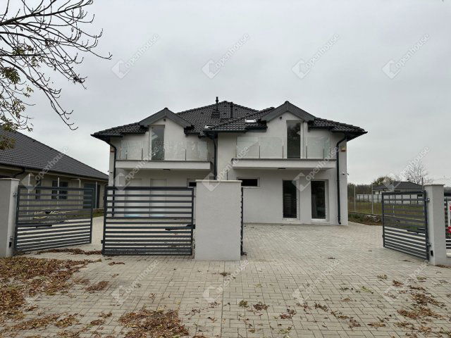 Eladó ikerház, Budapesten, XVI. kerületben 169.9 M Ft, 5 szobás