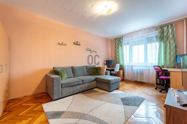 Eladó panellakás, Szegeden 49.9 M Ft, 3 szobás