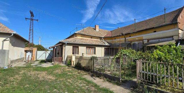 Eladó téglalakás, Kunszentmártonban 11.5 M Ft, 2 szobás