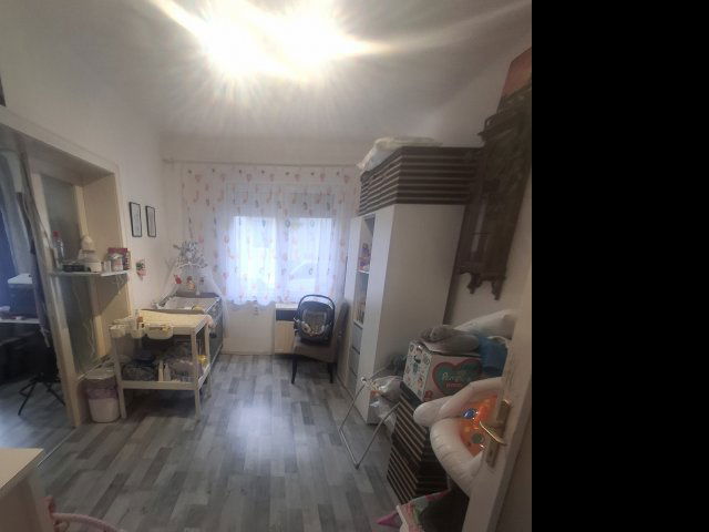 Eladó családi ház, Táton 51.9 M Ft, 3 szobás
