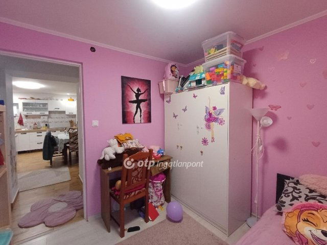 Eladó családi ház, Pusztaszabolcson 68.7 M Ft, 1+3 szobás